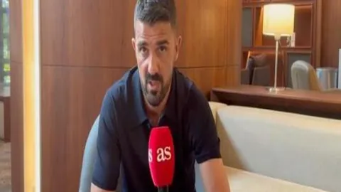 感受“冰城”风采：总台航拍视角下的活力四射，央视新闻客户端带您共赏